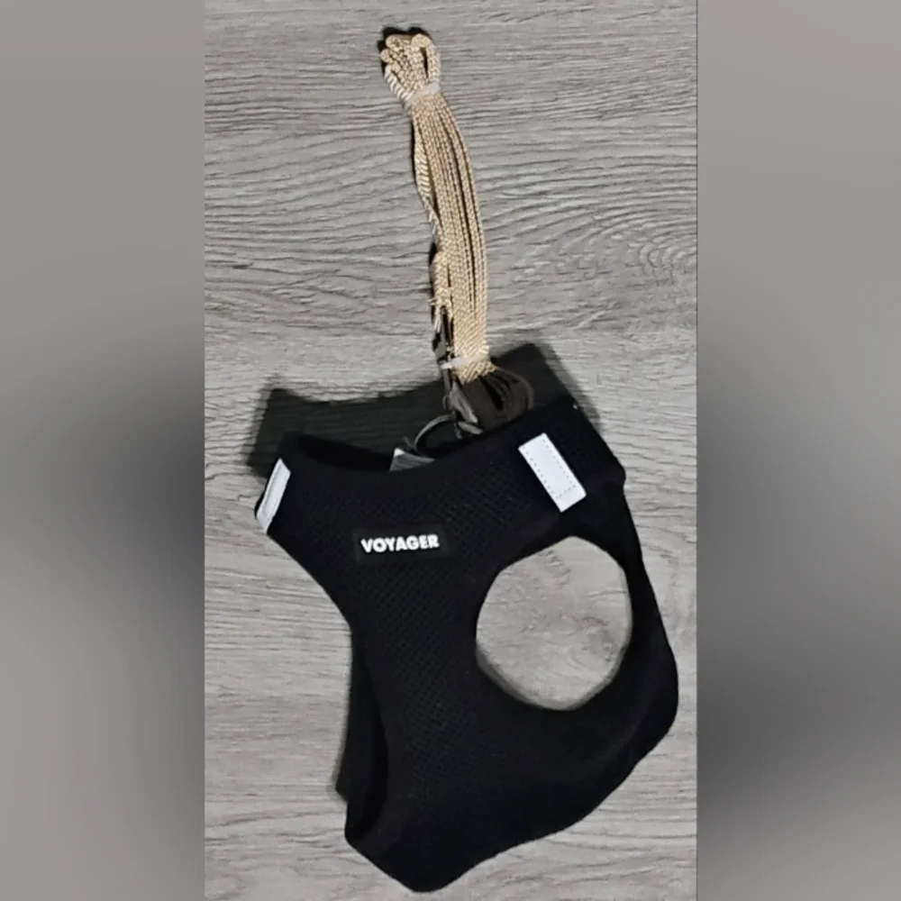 Voyager Black Dog Harness Medium Size